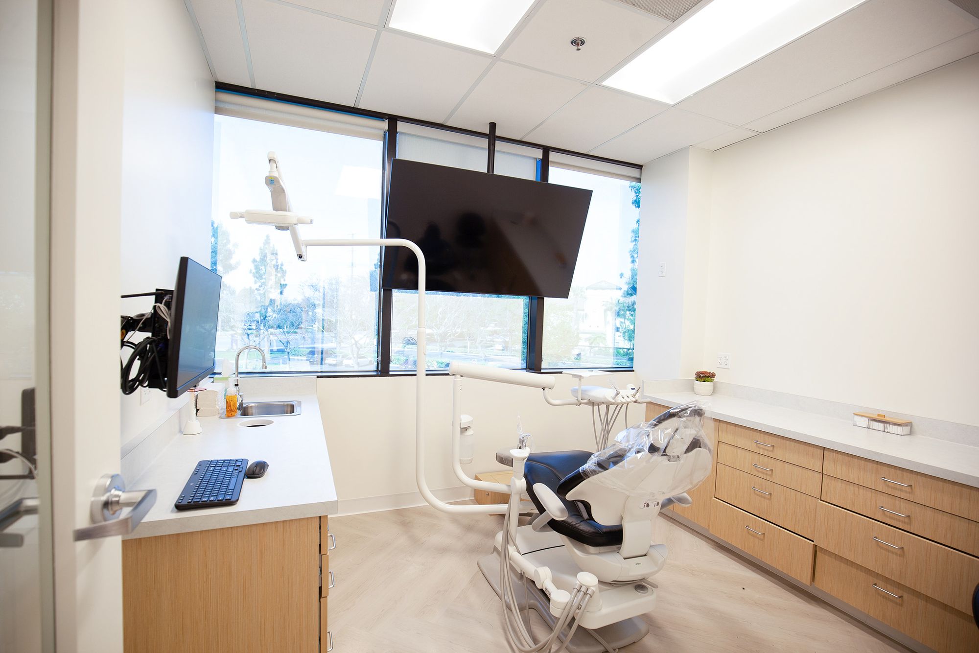 Emergency Dentist Fountain Valley